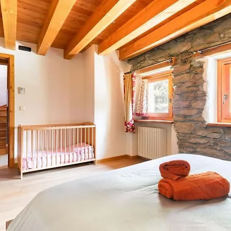 With Stunning Views Vakantiehuis Champoluc